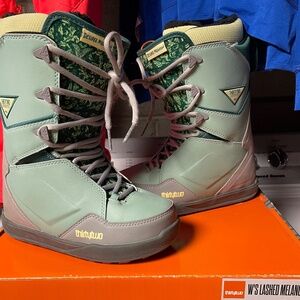 Thirty Two women’s lashed melancon snowboard boots